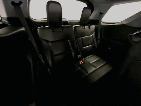 Used 2022 Ford Explorer XLT w/ Equipment Group 202A image 27