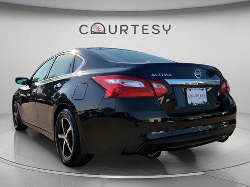 Used 2017 Nissan Altima 2.5 S w/ Power Driver Seat Package image 2