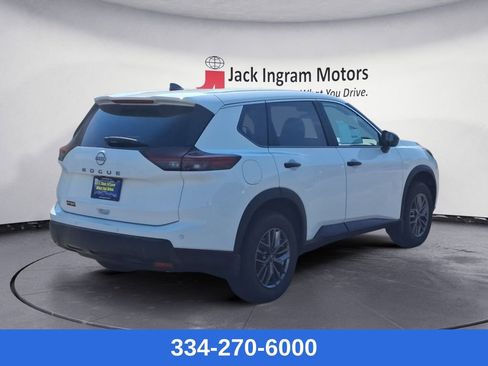 New 2026 Nissan Rogue S image 5