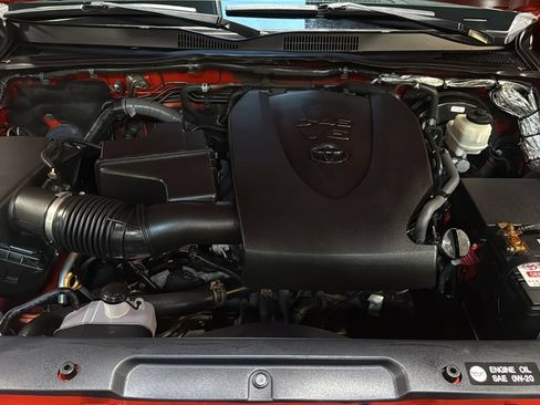Used 2016 Toyota Tacoma SR5 AWD/4WD image 36