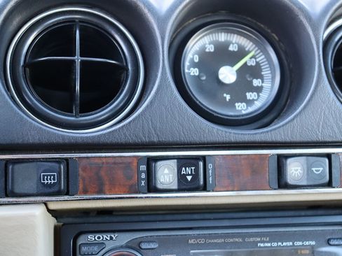 Used 1988 Mercedes-Benz 560 SL image 25