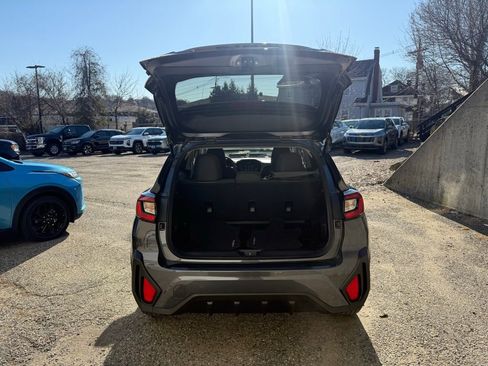 Used 2024 Subaru Crosstrek 2.0i Premium image 5