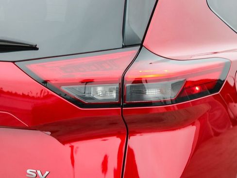 Used 2024 Nissan Rogue SV FWD image 10