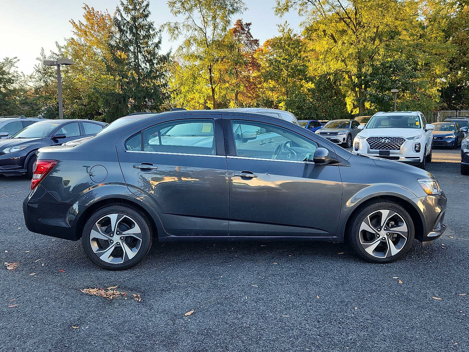 Used 2018 Chevrolet Sonic Premier FWD image 7