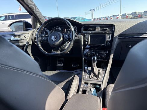 Used 2016 Volkswagen Golf 4-Door AWD/4WD image 24