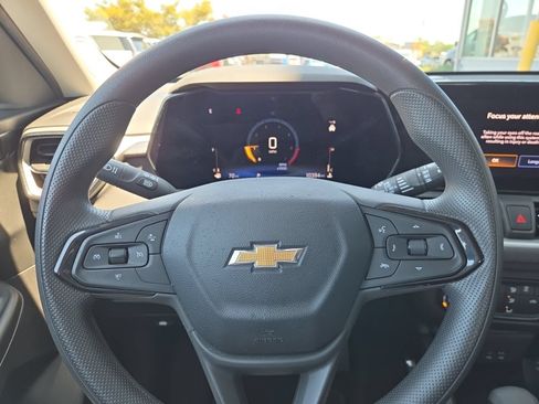 Used 2024 Chevrolet TrailBlazer LS FWD image 13