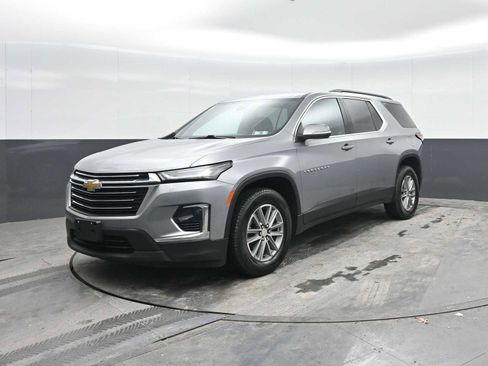 Used 2023 Chevrolet Traverse LT FWD image 4