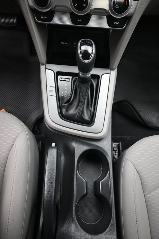 Used 2019 Hyundai Elantra SE FWD image 19