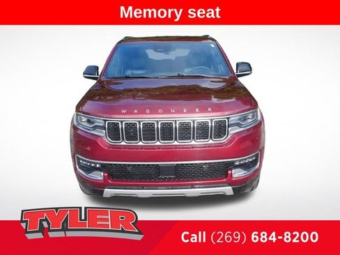 Used 2024 Jeep Wagoneer L Series II w/ Flexible Seating Group AWD/4WD image 2