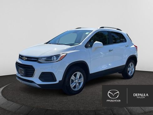 Used 2020 Chevrolet Trax LT w/ LT Convenience Package AWD/4WD image 1