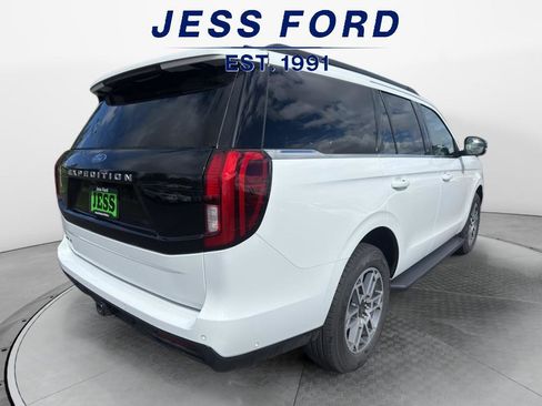 Used 2025 Ford Expedition Active image 6
