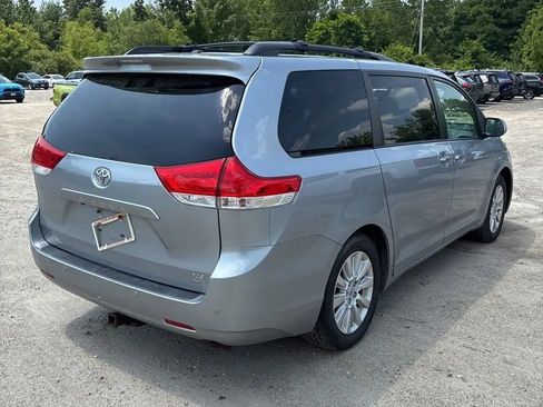 Used 2012 Toyota Sienna XLE w/ XLE Navigation Pkg AWD/4WD image 6