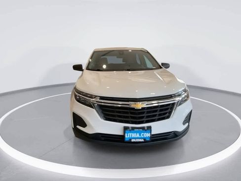 Used 2022 Chevrolet Equinox LS w/ LS Convenience Package AWD/4WD image 3