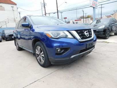 Used 2017 Nissan Pathfinder SV