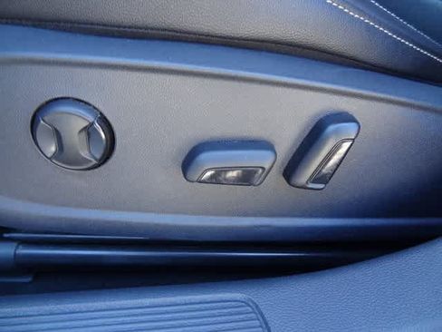 Used 2024 Volkswagen Jetta SE image 7