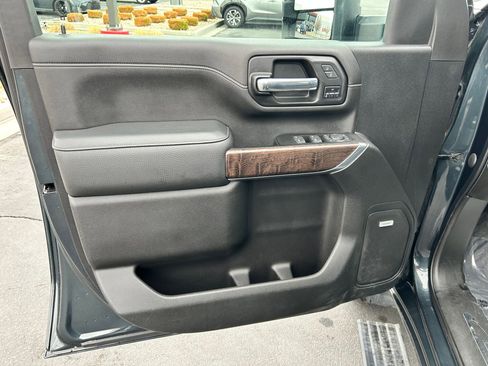 Used 2022 GMC Sierra 3500 Denali w/ Denali Ultimate Package image 9