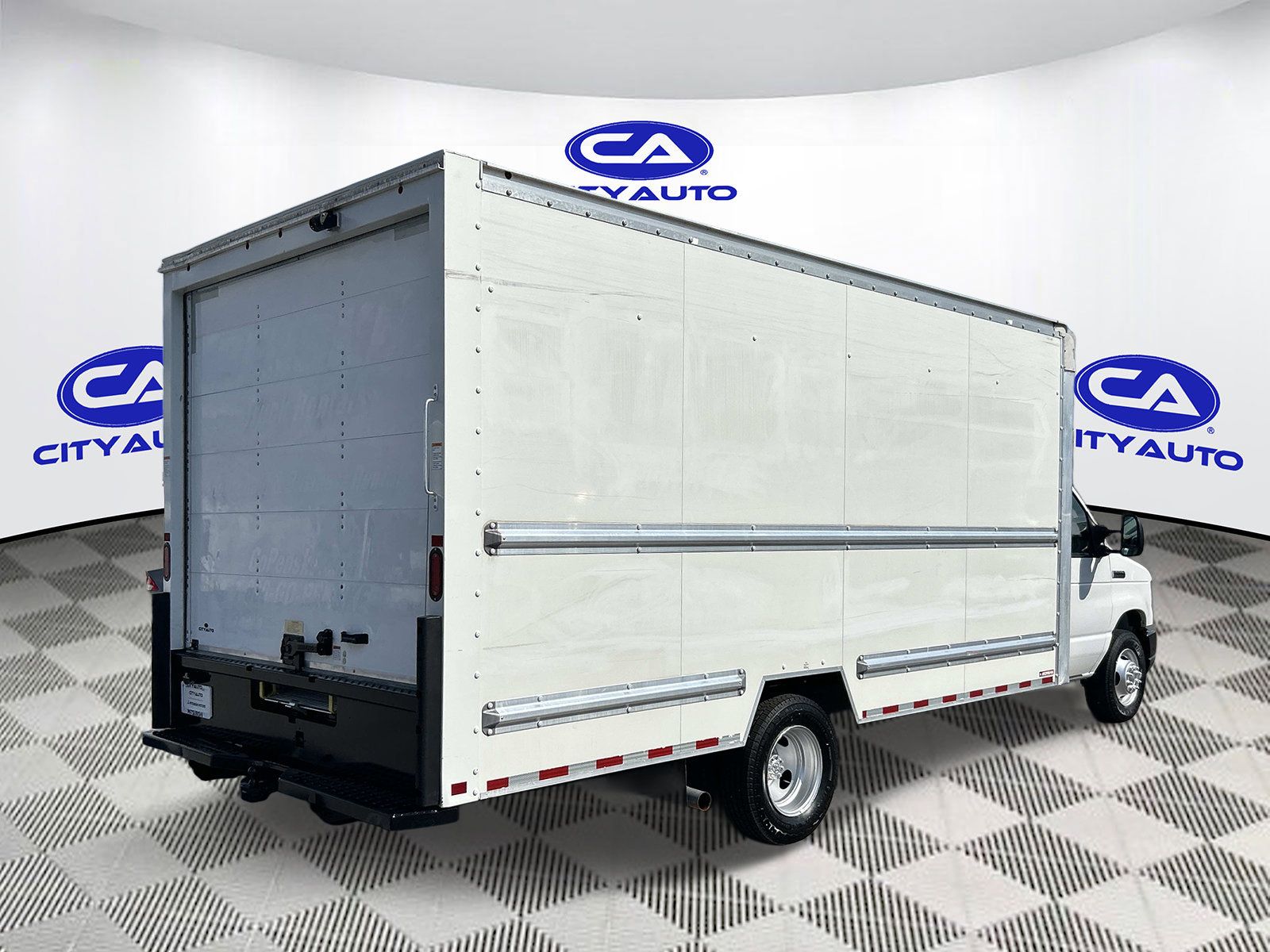 Used 2022 Ford E-350 and Econoline 350 Super Duty RWD image 4