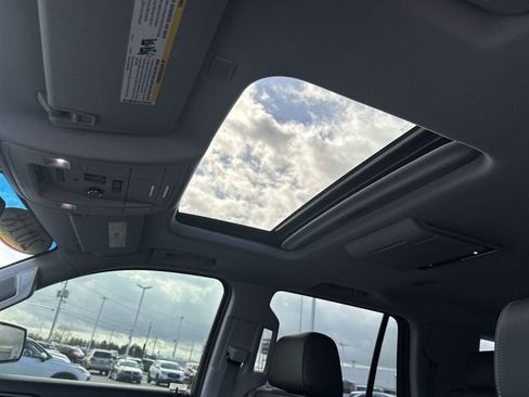 Used 2018 Chevrolet Tahoe Premier AWD/4WD image 18
