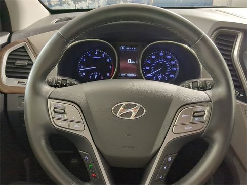 Used 2017 Hyundai Santa Fe Limited image 31