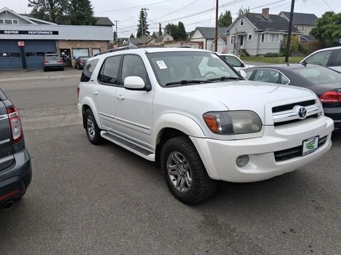Used 2006 Toyota Sequoia Limited AWD/4WD image 2