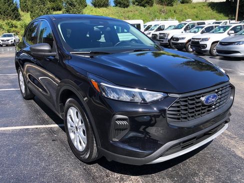 Used 2023 Ford Escape Active FWD image 8