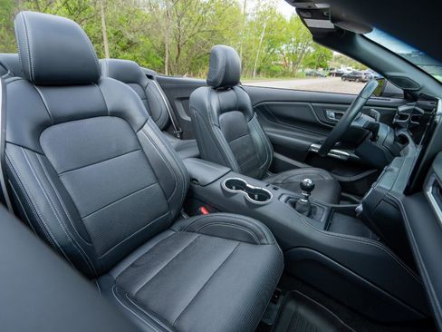 Used 2025 Ford Mustang GT Premium RWD image 26