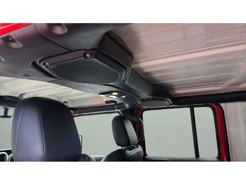 Used 2019 Jeep Wrangler Unlimited Sahara w/ Uconnect 4C Nav & Sound Group AWD/4WD image 22