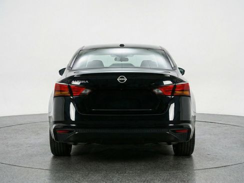 Used 2025 Nissan Altima 2.5 SV image 7