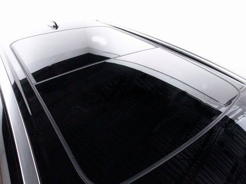 Used 2019 Volvo XC60 T5 Momentum w/ Premium Package image 40