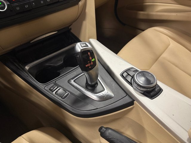 Used 2014 BMW 320i Sedan RWD image 11