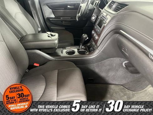 Used 2015 Chevrolet Traverse LT w/ Style and Technology Package FWD image 13