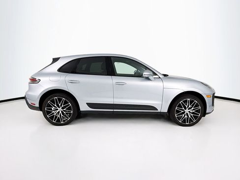 Certified 2025 Porsche Macan image 8