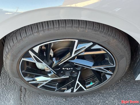 Used 2025 Kia K5 GT-Line w/ GT-Line Premium Package FWD image 8