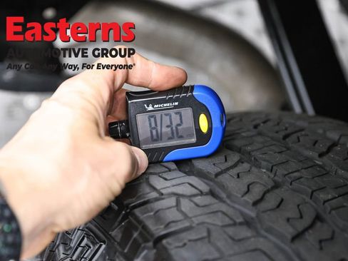 Used 2023 Chevrolet Silverado 1500 LT AWD/4WD image 31