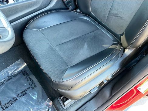 Certified 2025 Jeep Grand Cherokee Altitude image 18