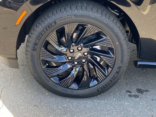 New 2027 Lincoln Navigator Reserve w/ Jet Appearance Package AWD/4WD image 5