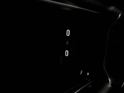 Used 2025 Mercedes-Benz EQB 300 4MATIC image 34