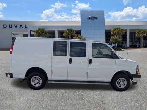 Used 2024 Chevrolet Express 2500 w/ Driver Convenience Package RWD image 3