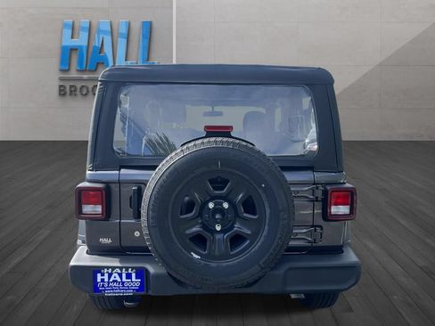 Used 2022 Jeep Wrangler Sport AWD/4WD image 4