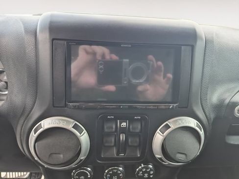 Used 2016 Jeep Wrangler Unlimited Sahara w/ Trailer Tow Group AWD/4WD image 15