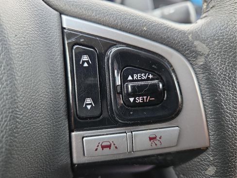 Used 2017 Subaru Outback 3.6R Touring image 18