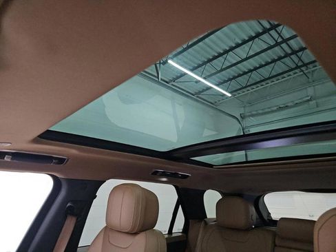 Used 2024 Land Rover Range Rover Sport SE image 7