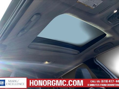 Used 2022 Toyota Corolla Cross XLE w/ Convenience Package image 24