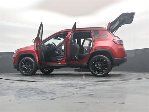 New 2026 Jeep Compass Latitude image 53