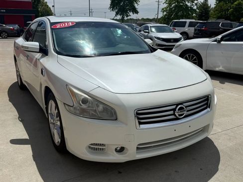 Used 2014 Nissan Maxima 3.5 SV w/ Cold Package FWD image 2