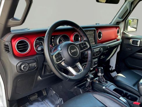 Used 2018 Jeep Wrangler Unlimited Rubicon w/ Dual Top Group AWD/4WD image 17