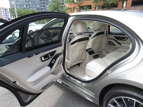 Used 2024 Mercedes-Benz S 580 4MATIC Sedan image 24