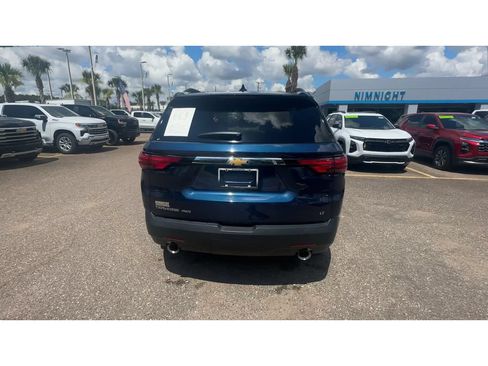 Used 2023 Chevrolet Traverse LT AWD/4WD image 3