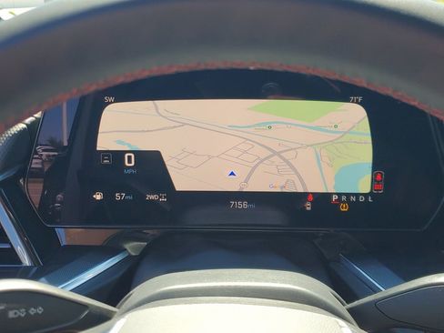 Used 2025 Chevrolet Suburban RST image 21