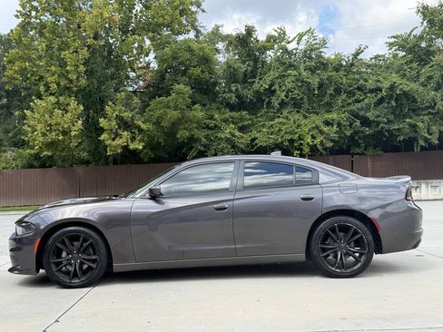 Used 2016 Dodge Charger R/T RWD image 27
